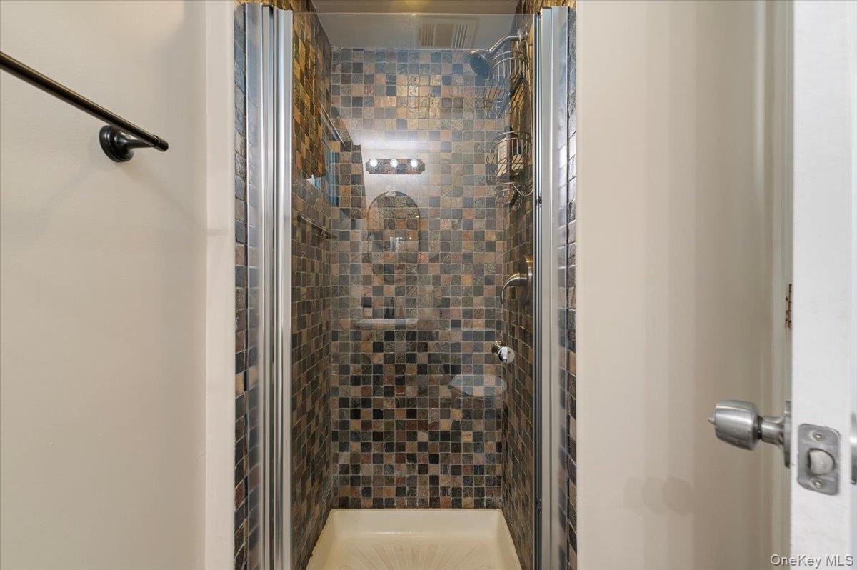 30 Bunny Lane, East Setauket, NY 11733