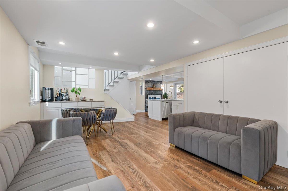 30 Bunny Lane, East Setauket, NY 11733