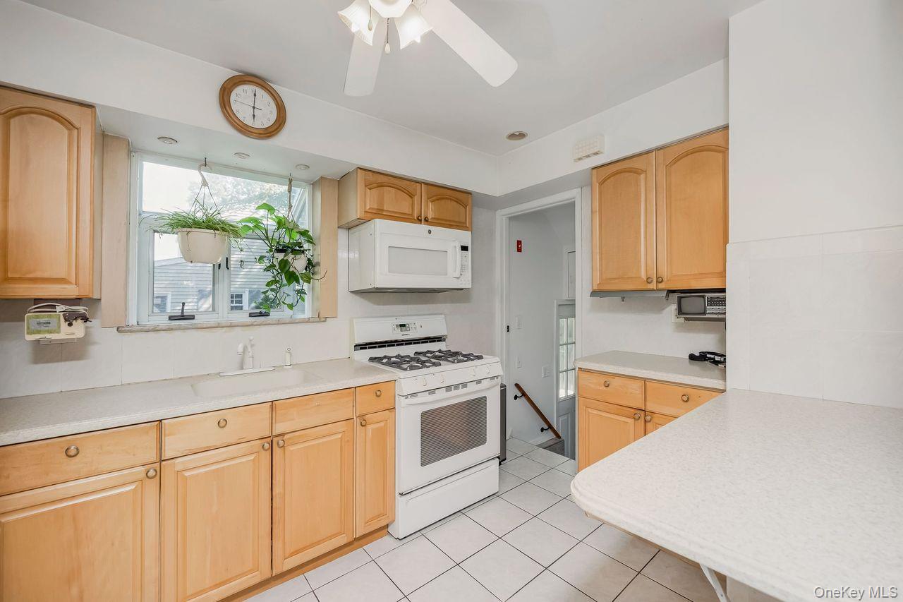 547 Maude Street, South Hempstead, NY 11550