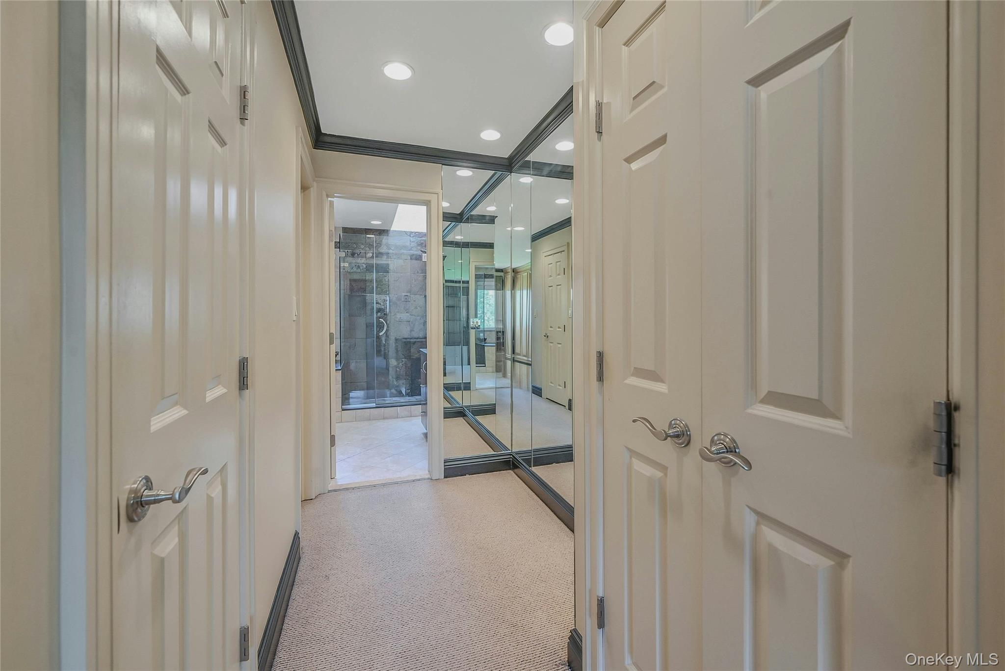 86 Chestnut Lane, Woodbury, NY 11797