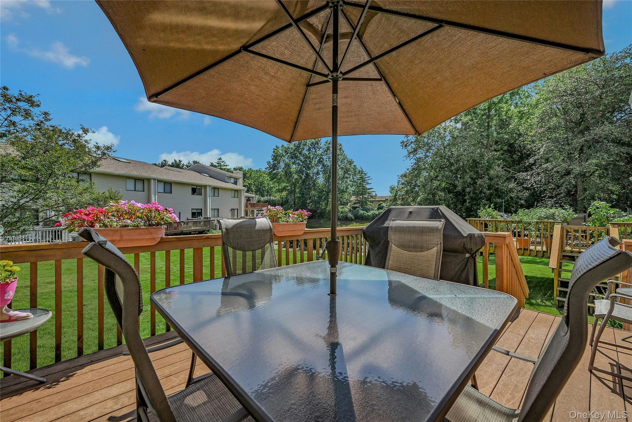 86 Chestnut Lane, Woodbury, NY 11797