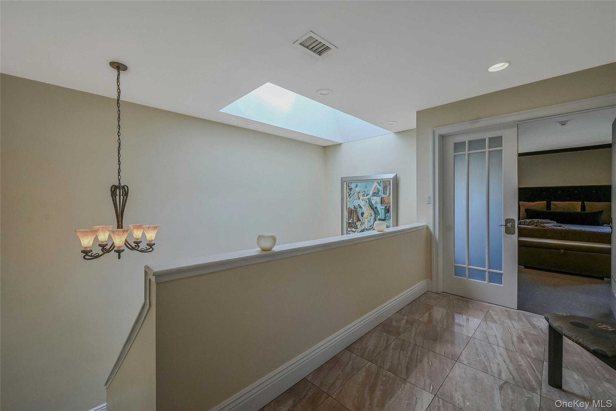 86 Chestnut Lane, Woodbury, NY 11797