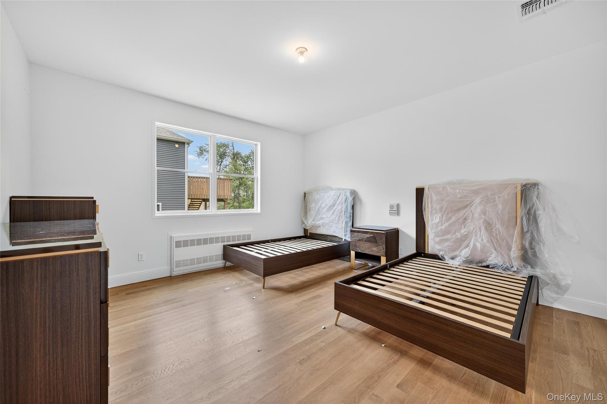 37 Southfield Falls, Monroe, NY 10950