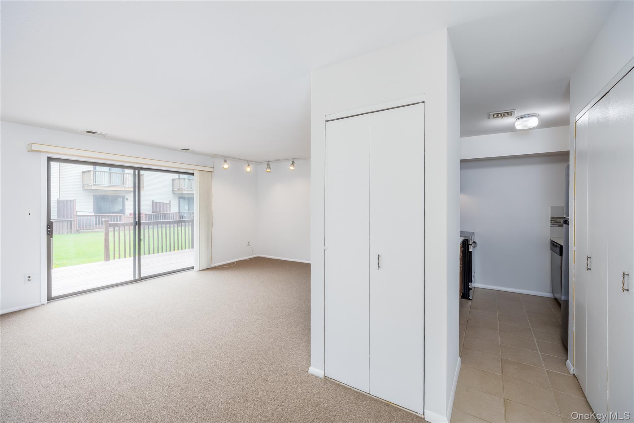 100 Daly Boulevard # 411, Oceanside, NY 11572