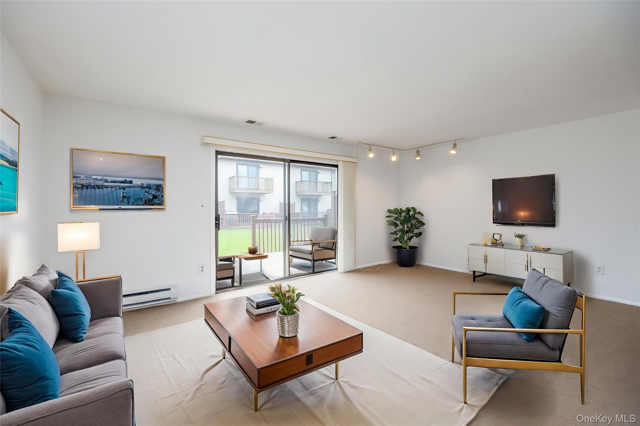 100 Daly Boulevard # 411, Oceanside, NY 11572