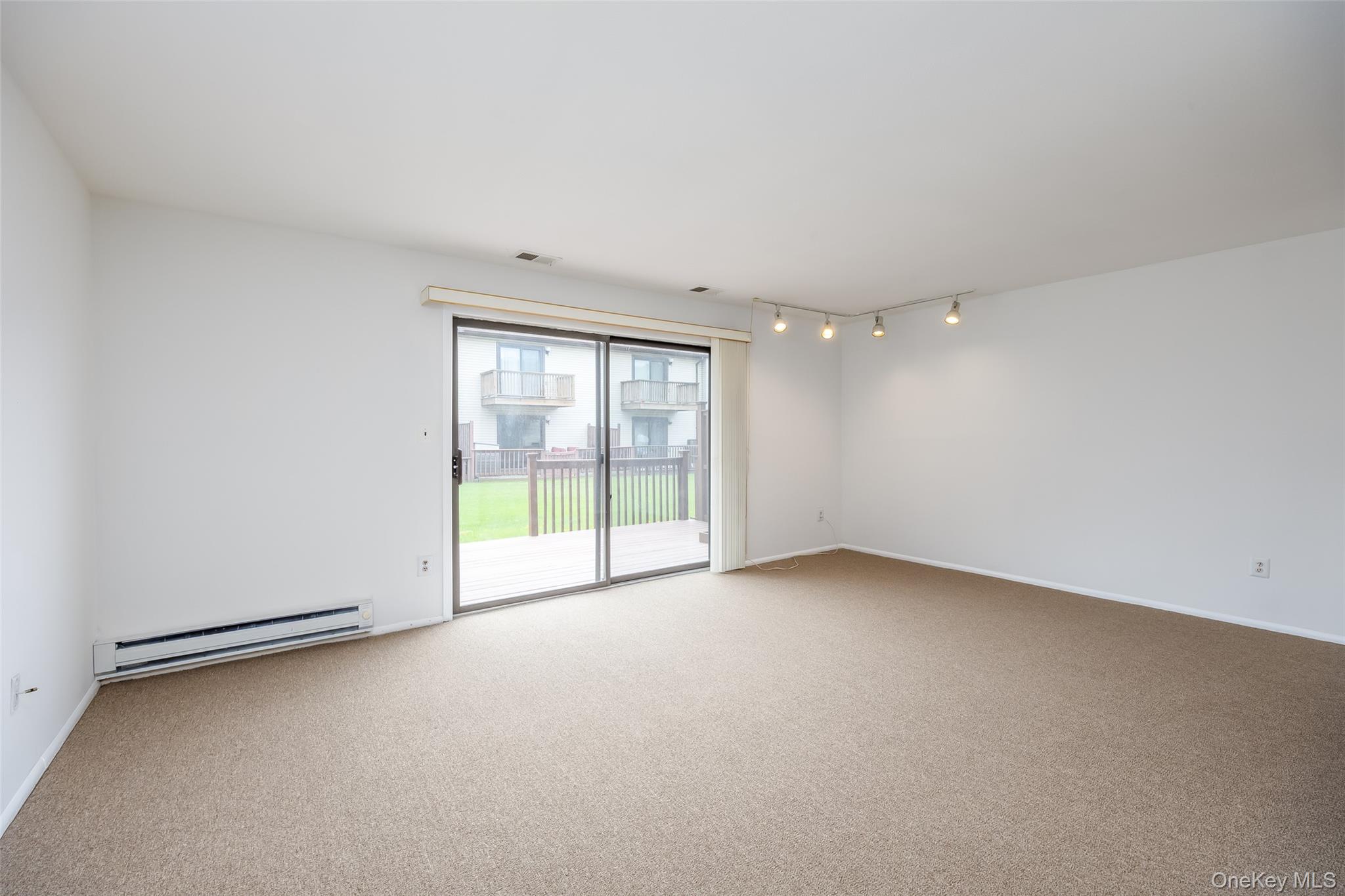 100 Daly Boulevard # 411, Oceanside, NY 11572