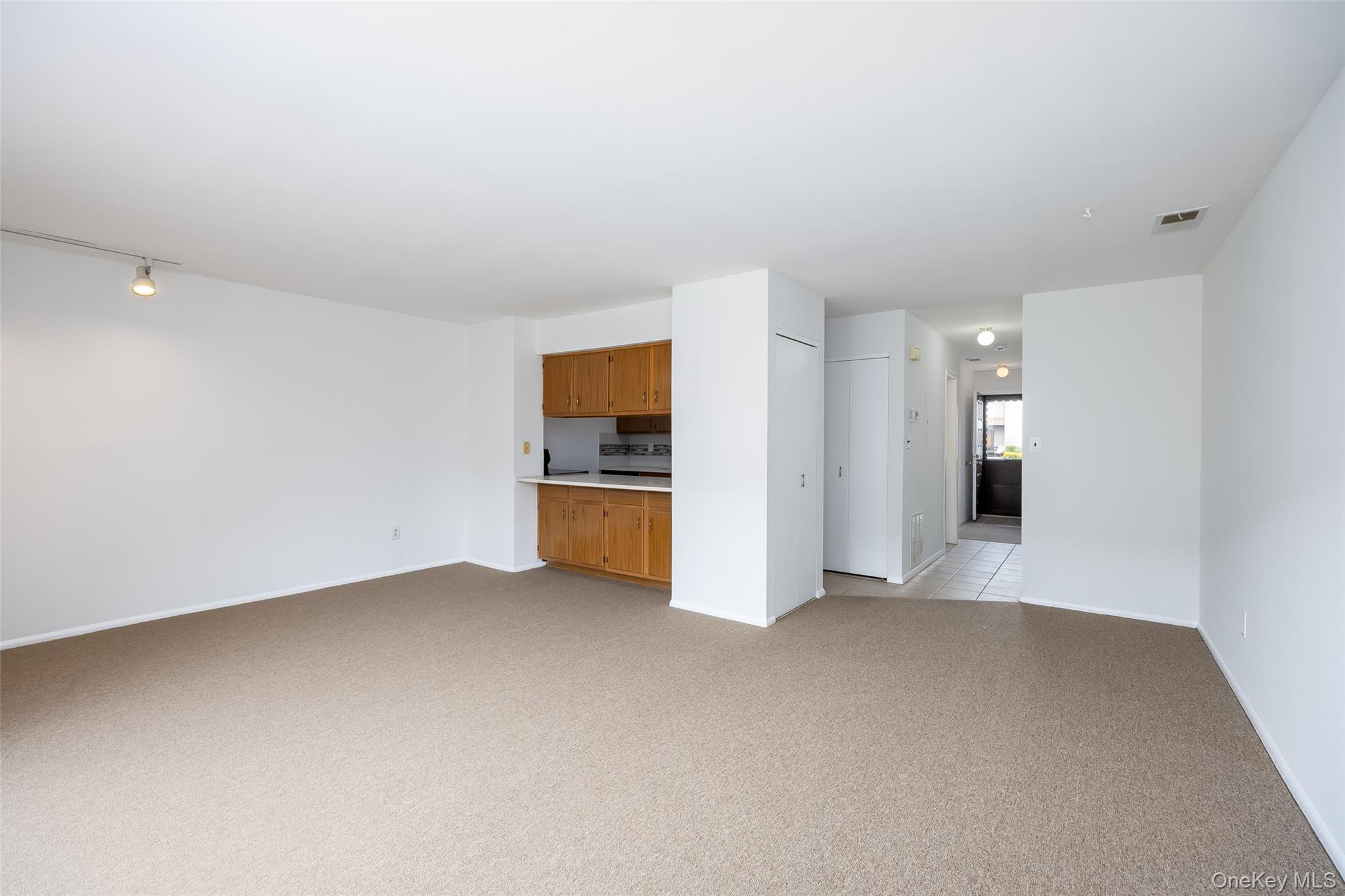 100 Daly Boulevard # 411, Oceanside, NY 11572