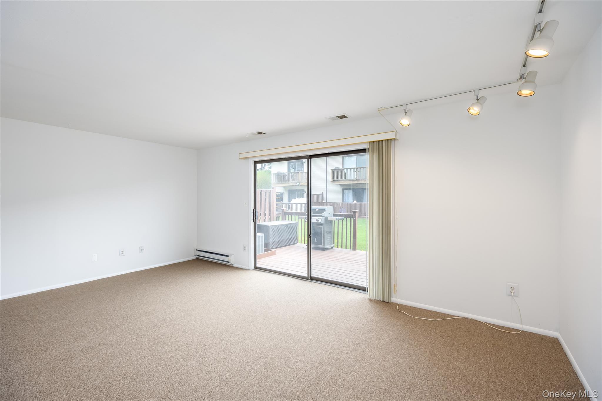 100 Daly Boulevard # 411, Oceanside, NY 11572