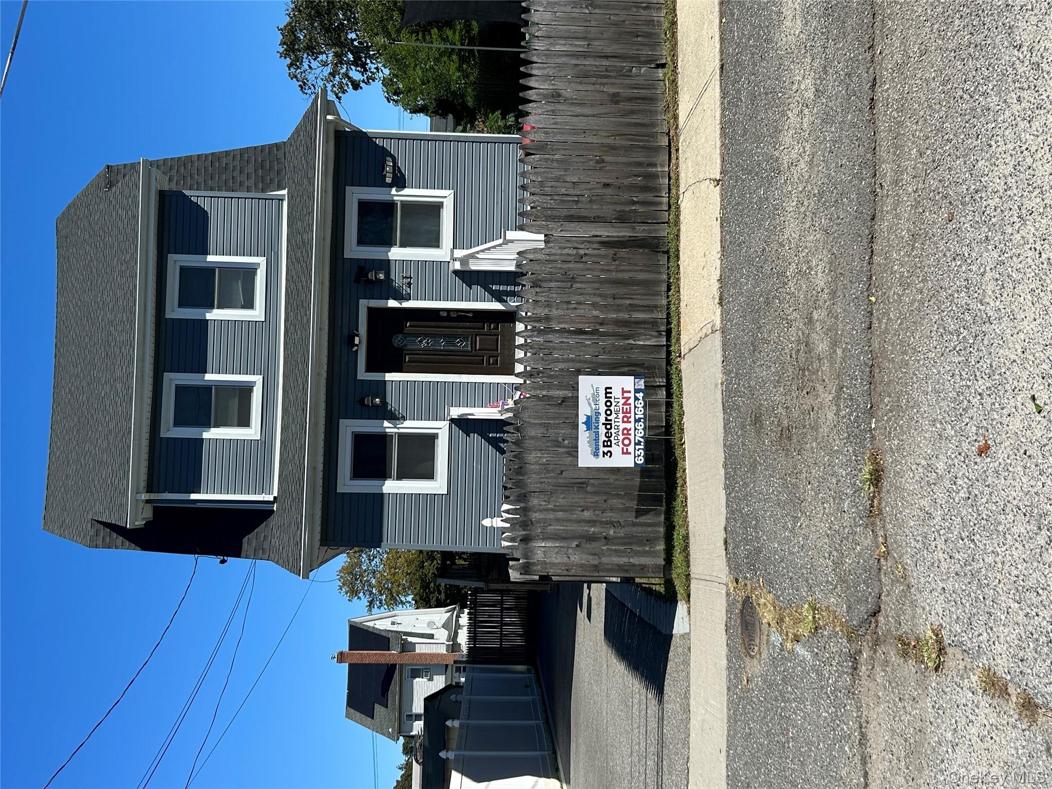 41 Chapman Place, Bay Shore, NY 11706