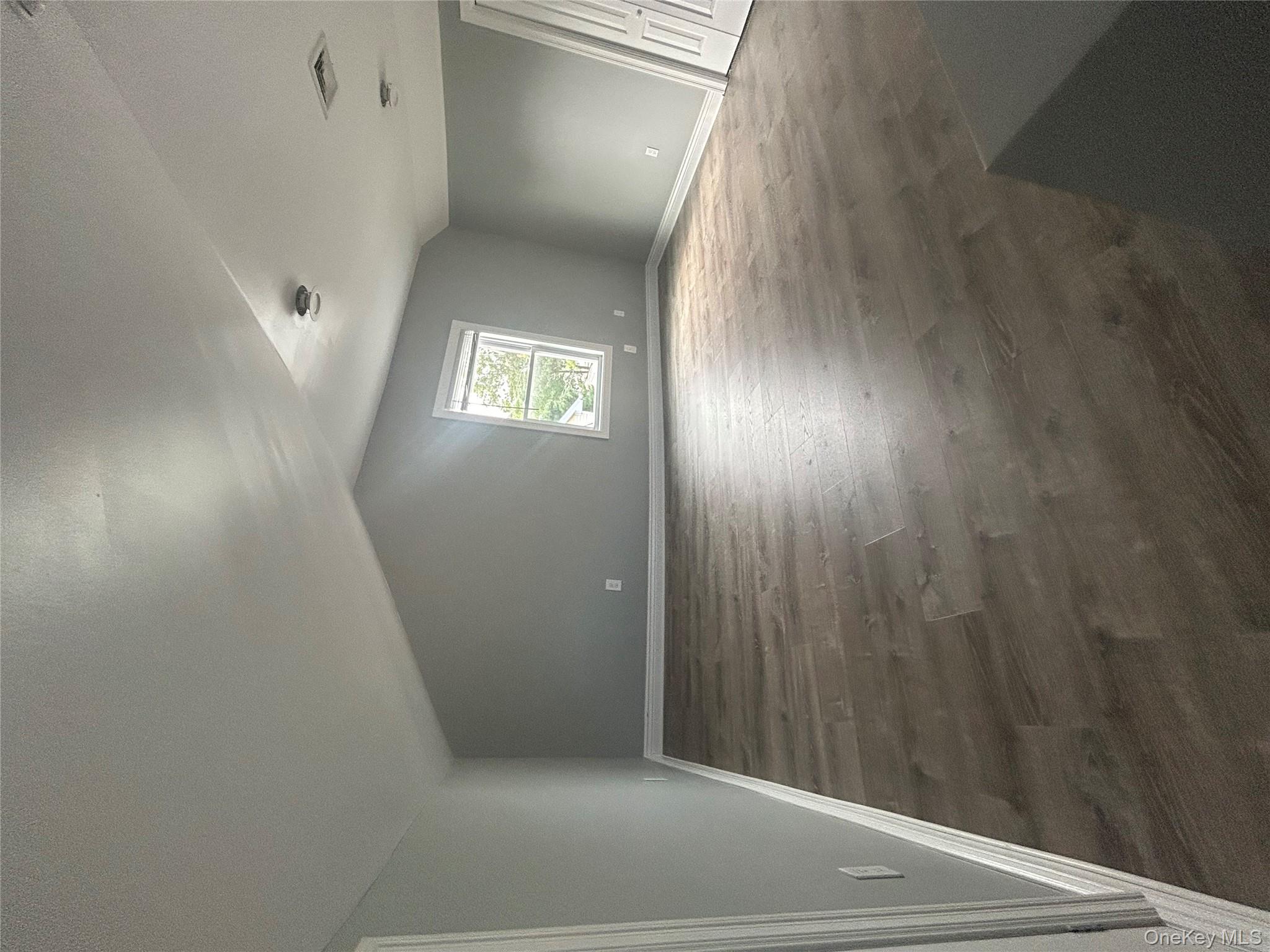 41 Chapman Place, Bay Shore, NY 11706