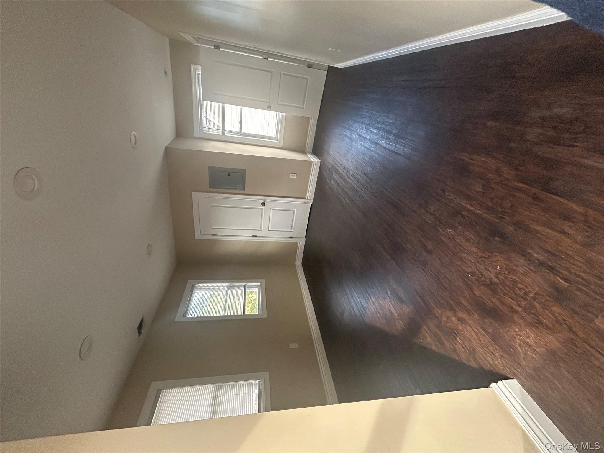 41 Chapman Place, Bay Shore, NY 11706