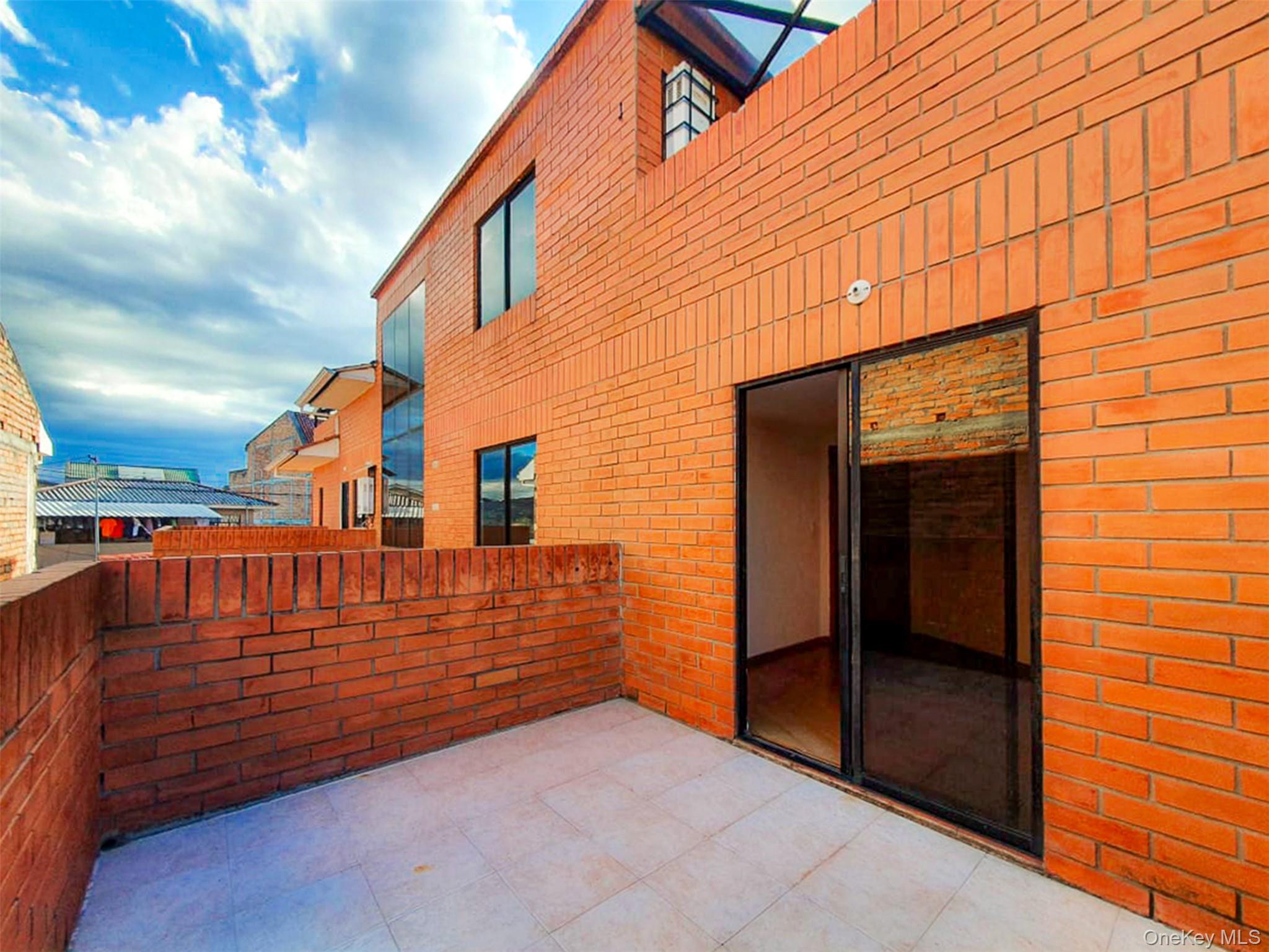 Pa. Milchichig 172/L:9 Cuenca, Ecuador, Call Listing Agent 010209