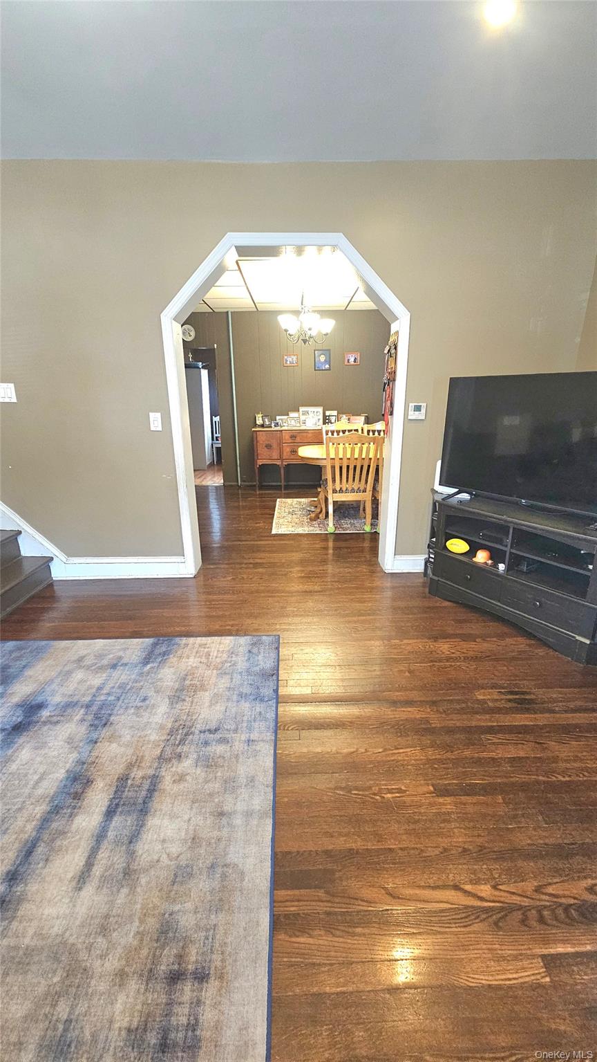 9712 110th Street, Richmond Hill, NY 11419