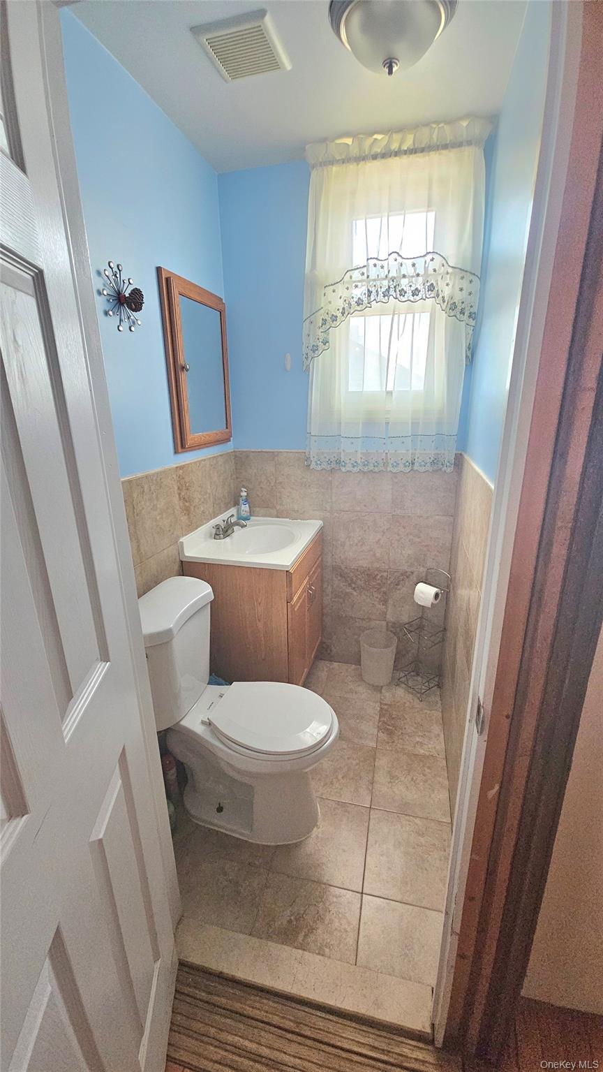 9712 110th Street, Richmond Hill, NY 11419