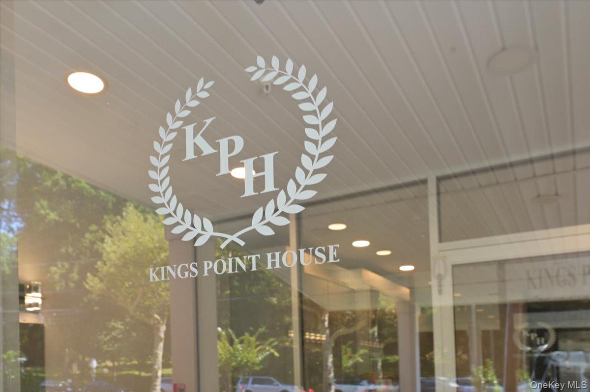 320 E Shore Road # C, Great Neck, NY 11023