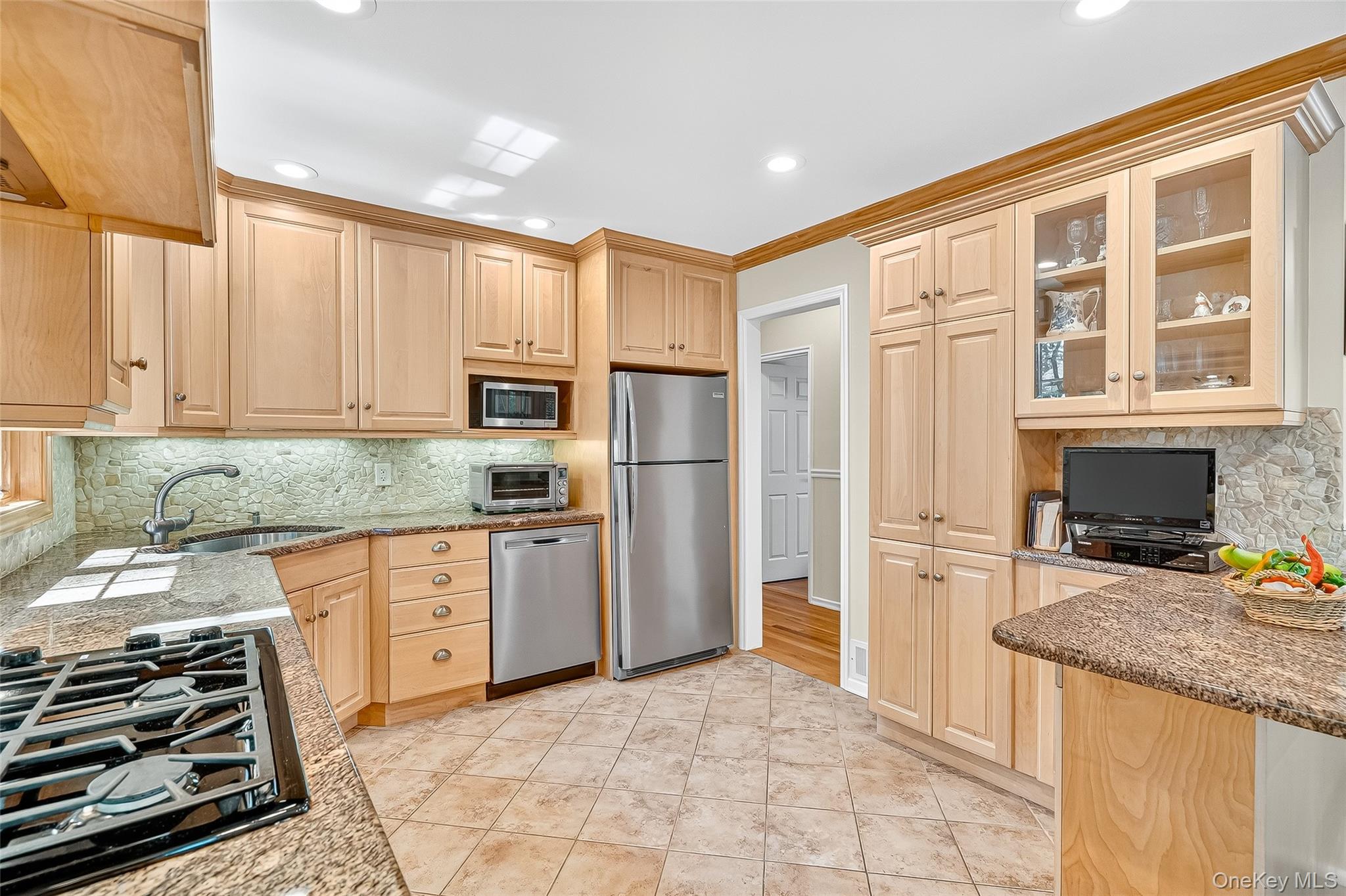 101 Keats Avenue, Hartsdale, NY 10530