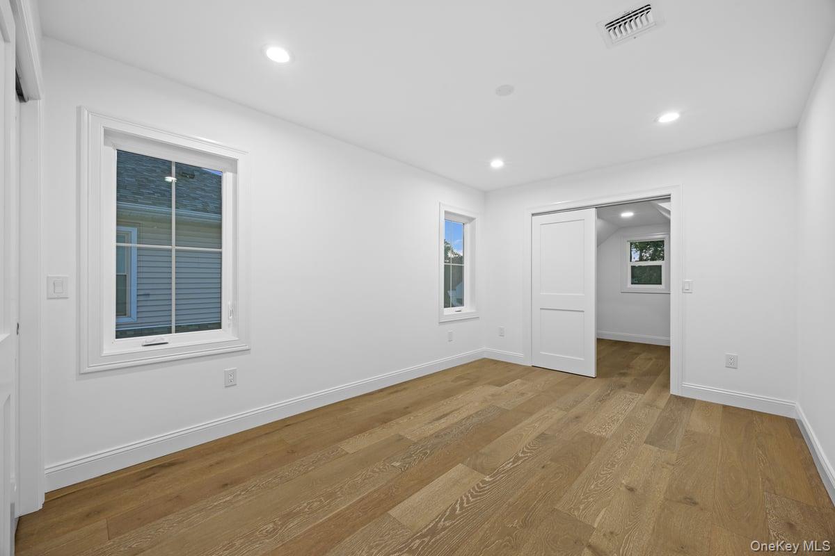 5 Relda Street, Plainview, NY 11803