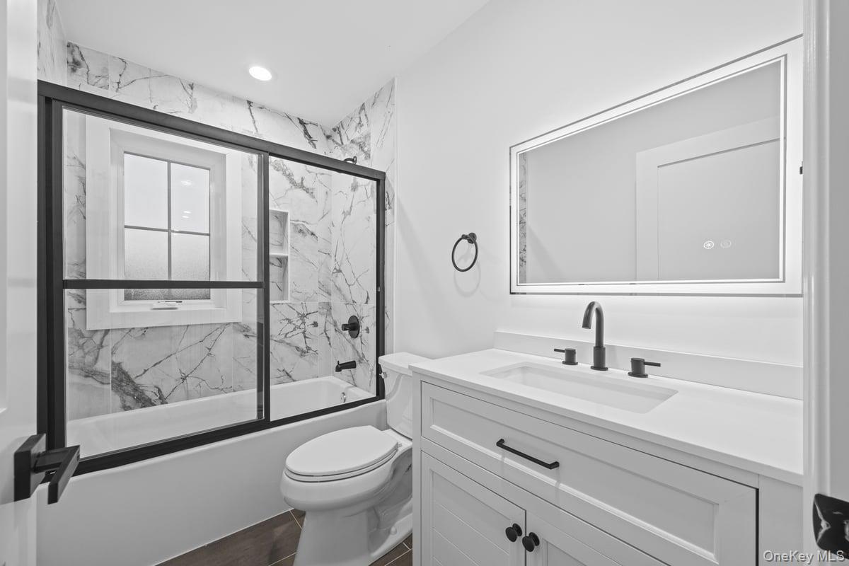 5 Relda Street, Plainview, NY 11803