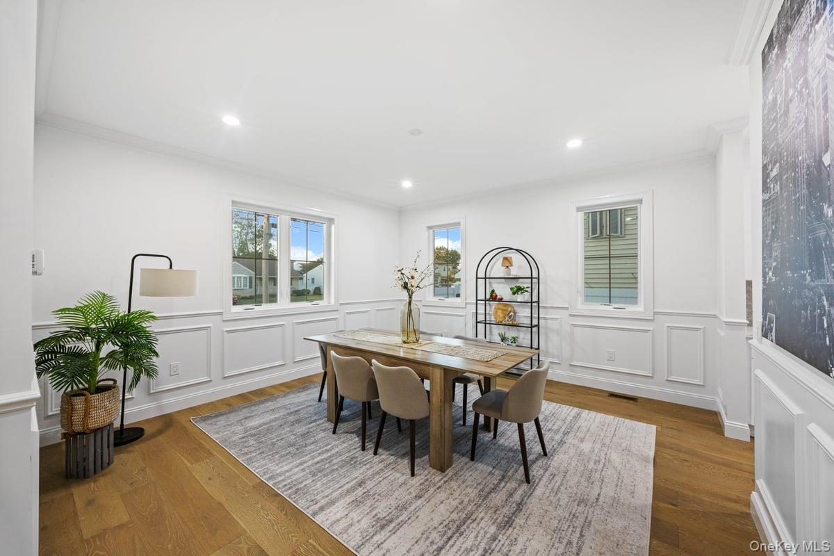 5 Relda Street, Plainview, NY 11803