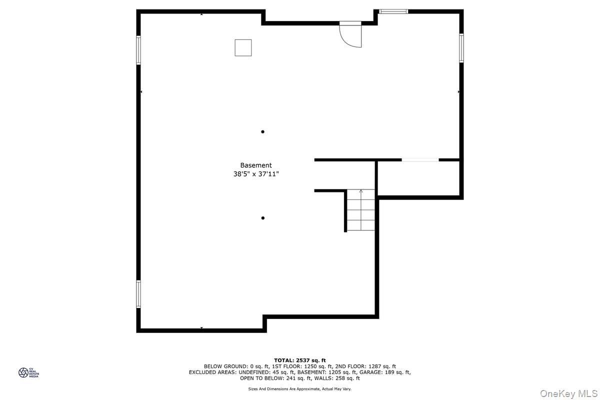 5 Relda Street, Plainview, NY 11803