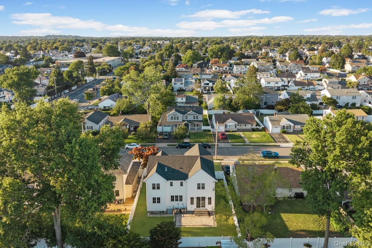 5 Relda Street, Plainview, NY 11803