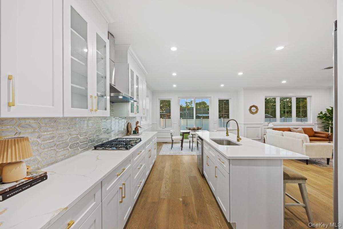 5 Relda Street, Plainview, NY 11803