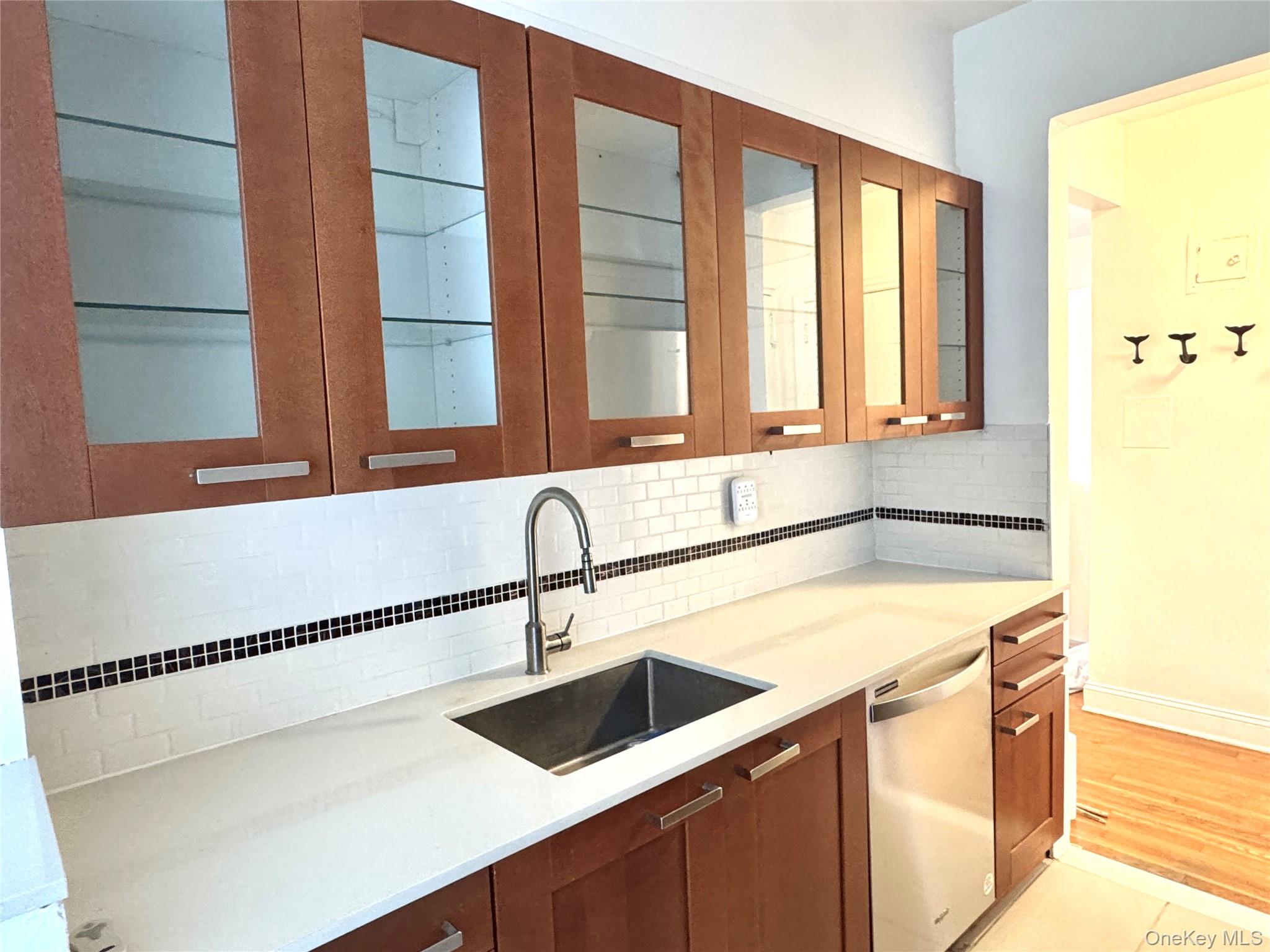 121-16 Ocean Promenade # 4L, Rockaway Park, NY 11694