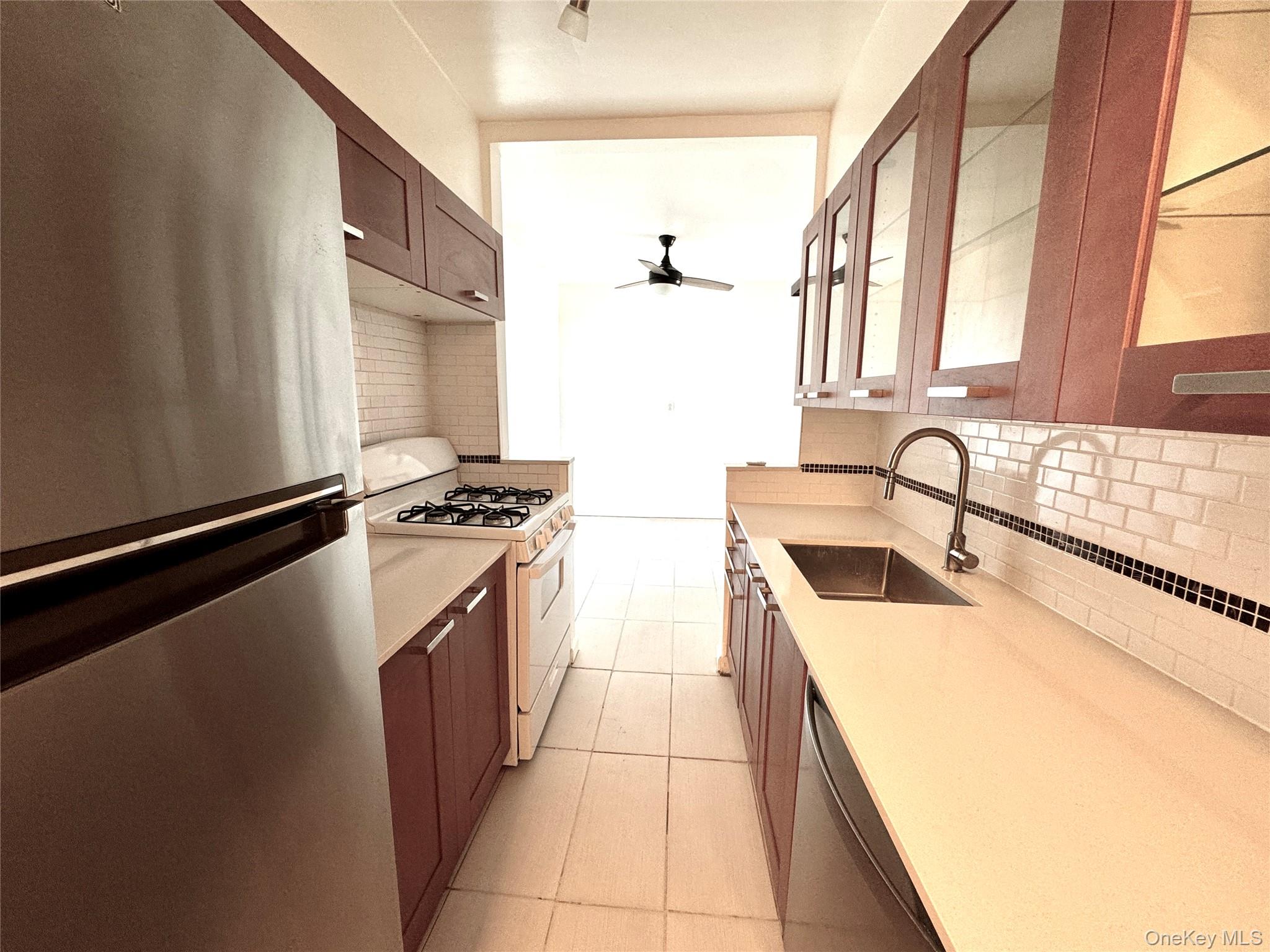 121-16 Ocean Promenade # 4L, Rockaway Park, NY 11694