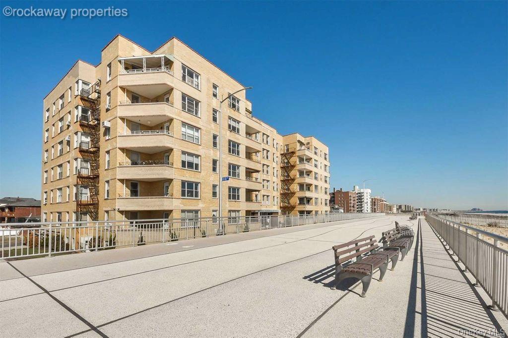 121-16 Ocean Promenade # 4L, Rockaway Park, NY 11694