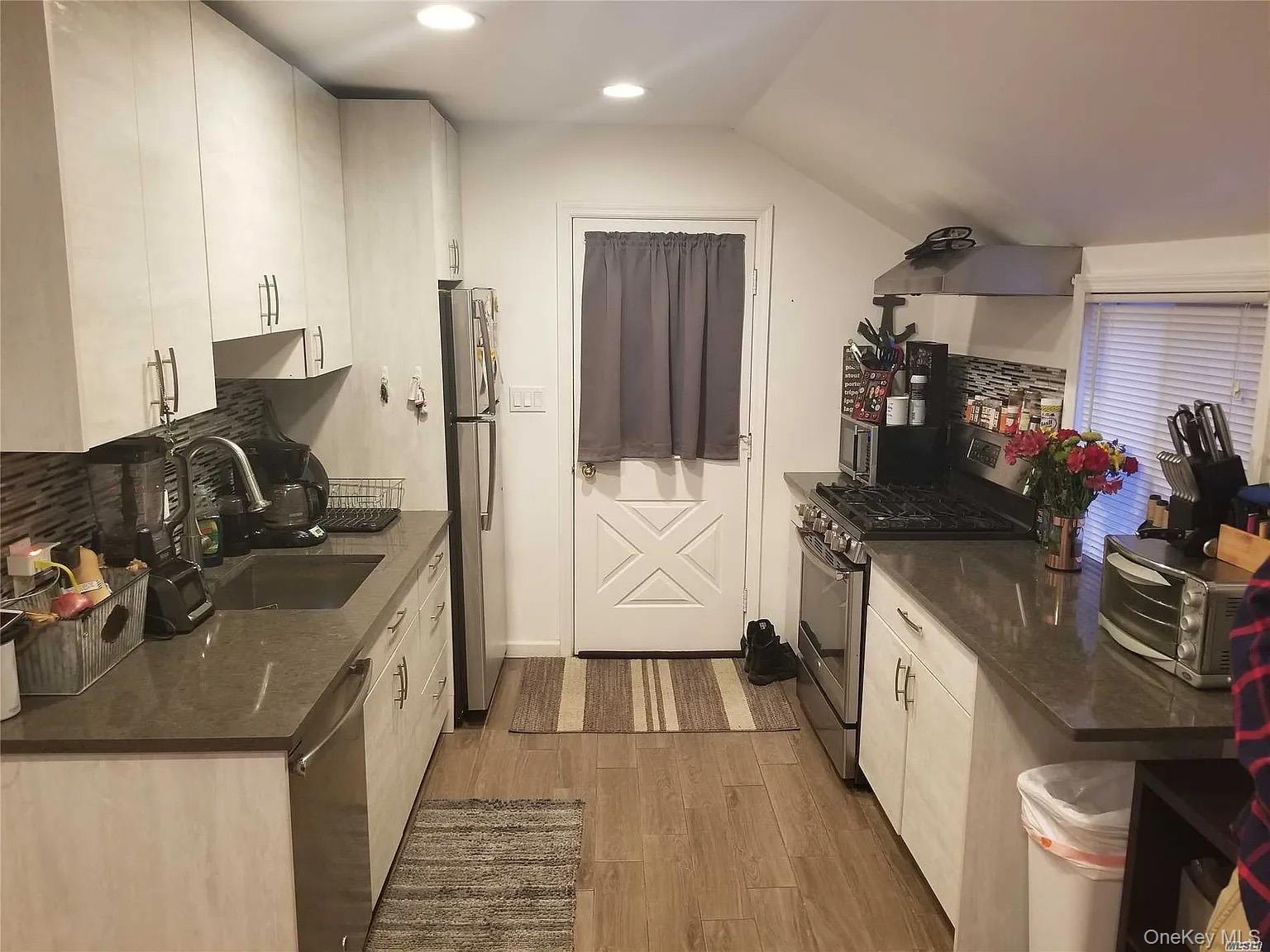 533 E Market Street, Long Beach, NY 11561