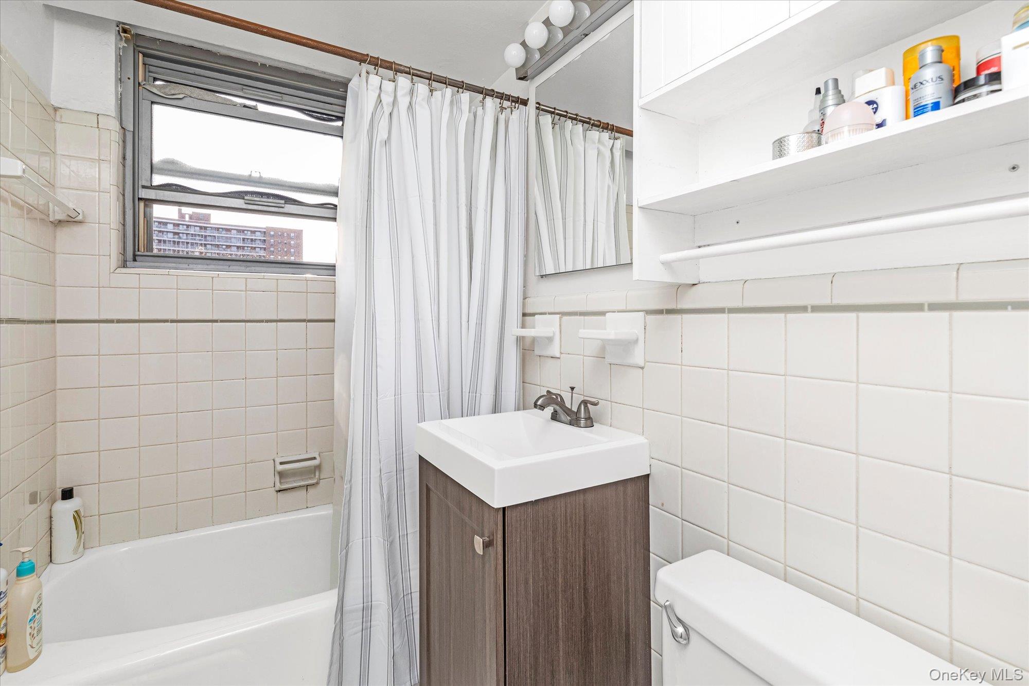 61-15 97 St # 4K, Flushing, NY 11374