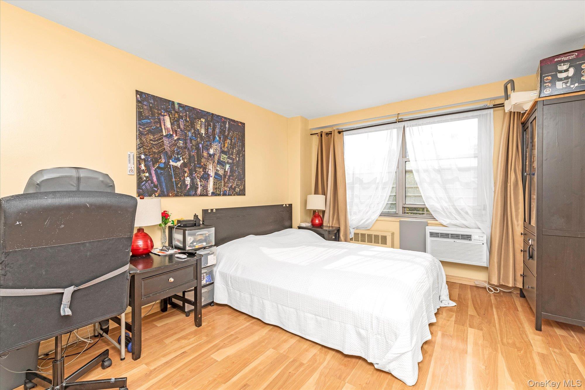 61-15 97 St # 4K, Flushing, NY 11374