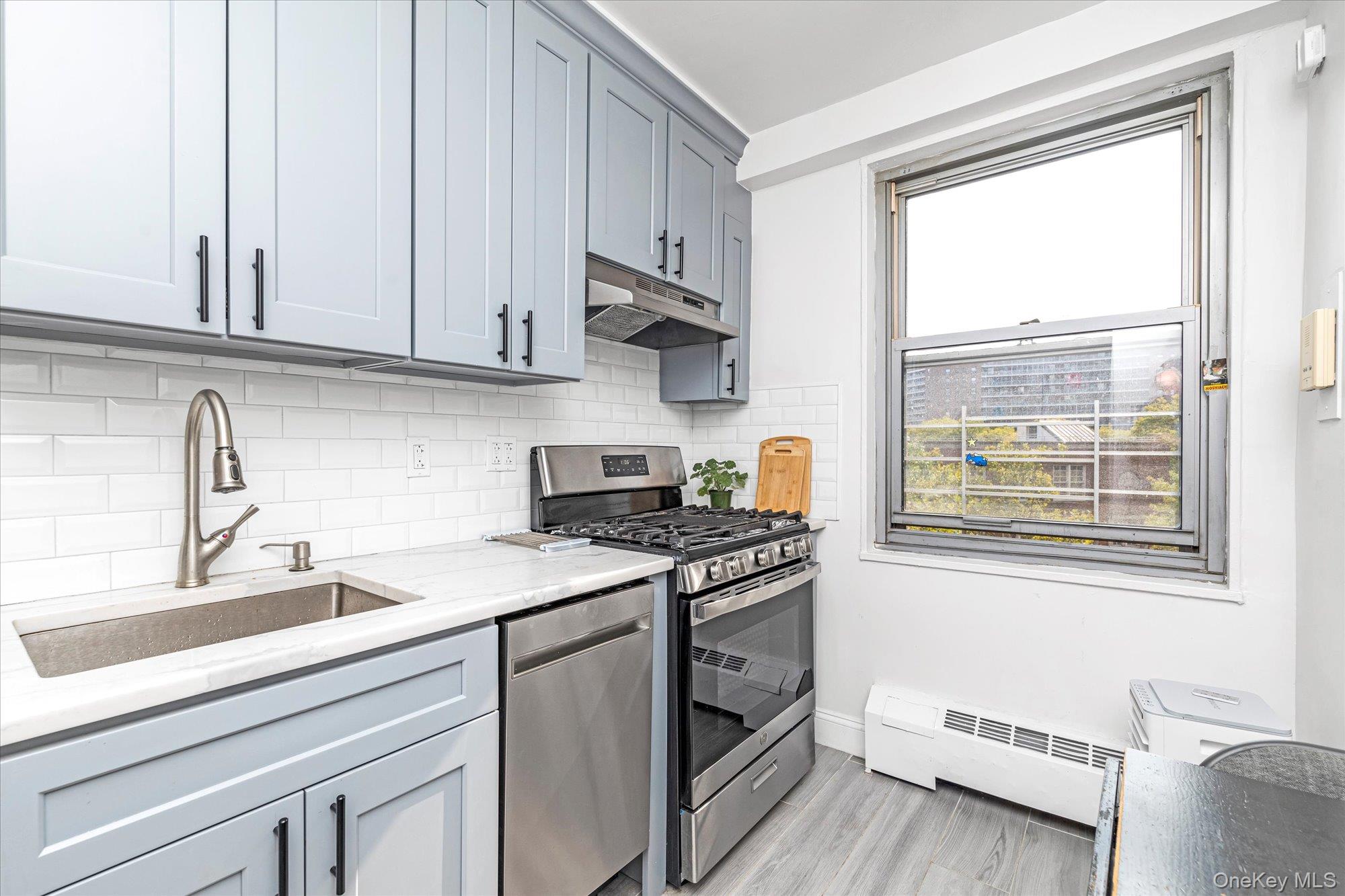 61-15 97 St # 4K, Flushing, NY 11374