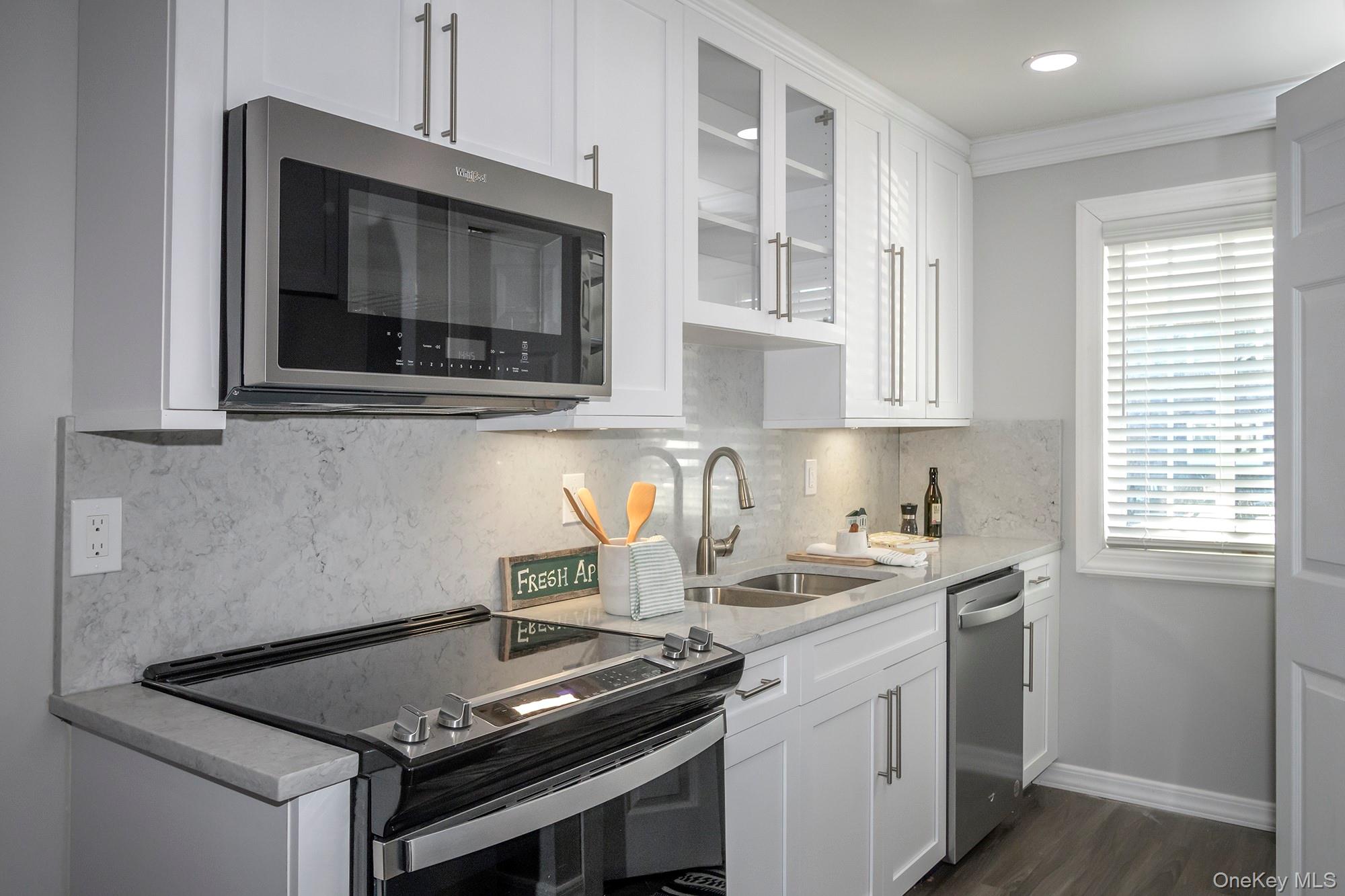 2 Victorian Court # 105, Holtsville, NY 11742