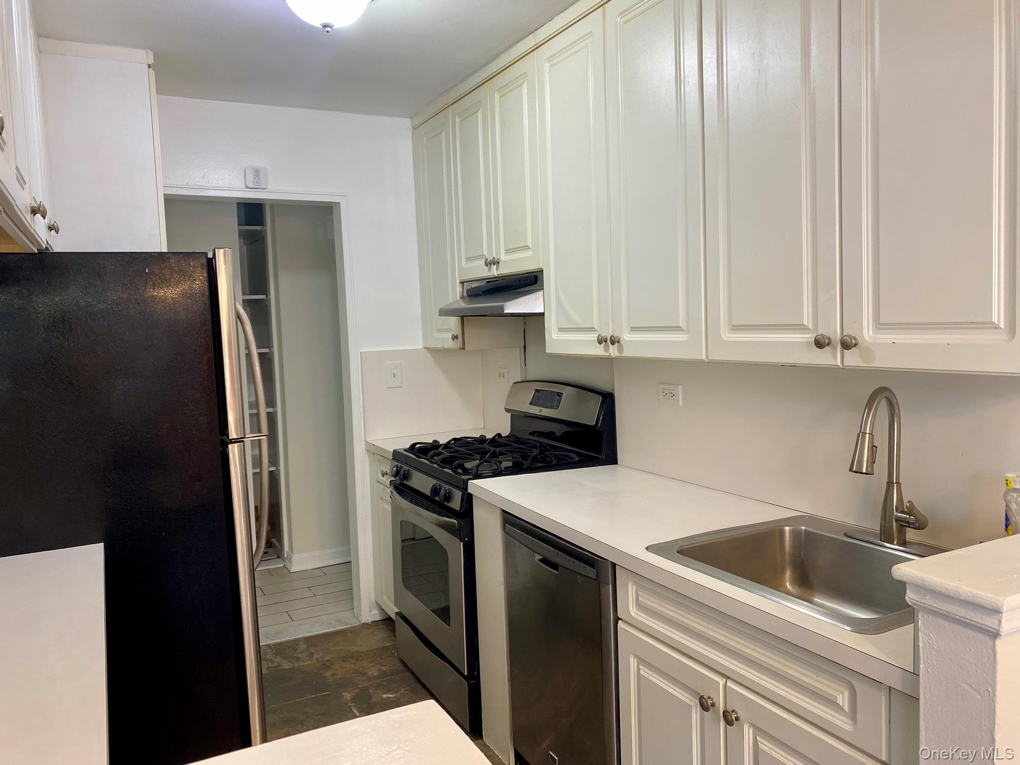 164-20 Highland Avenue # 2M, Jamaica Hills, NY 11432