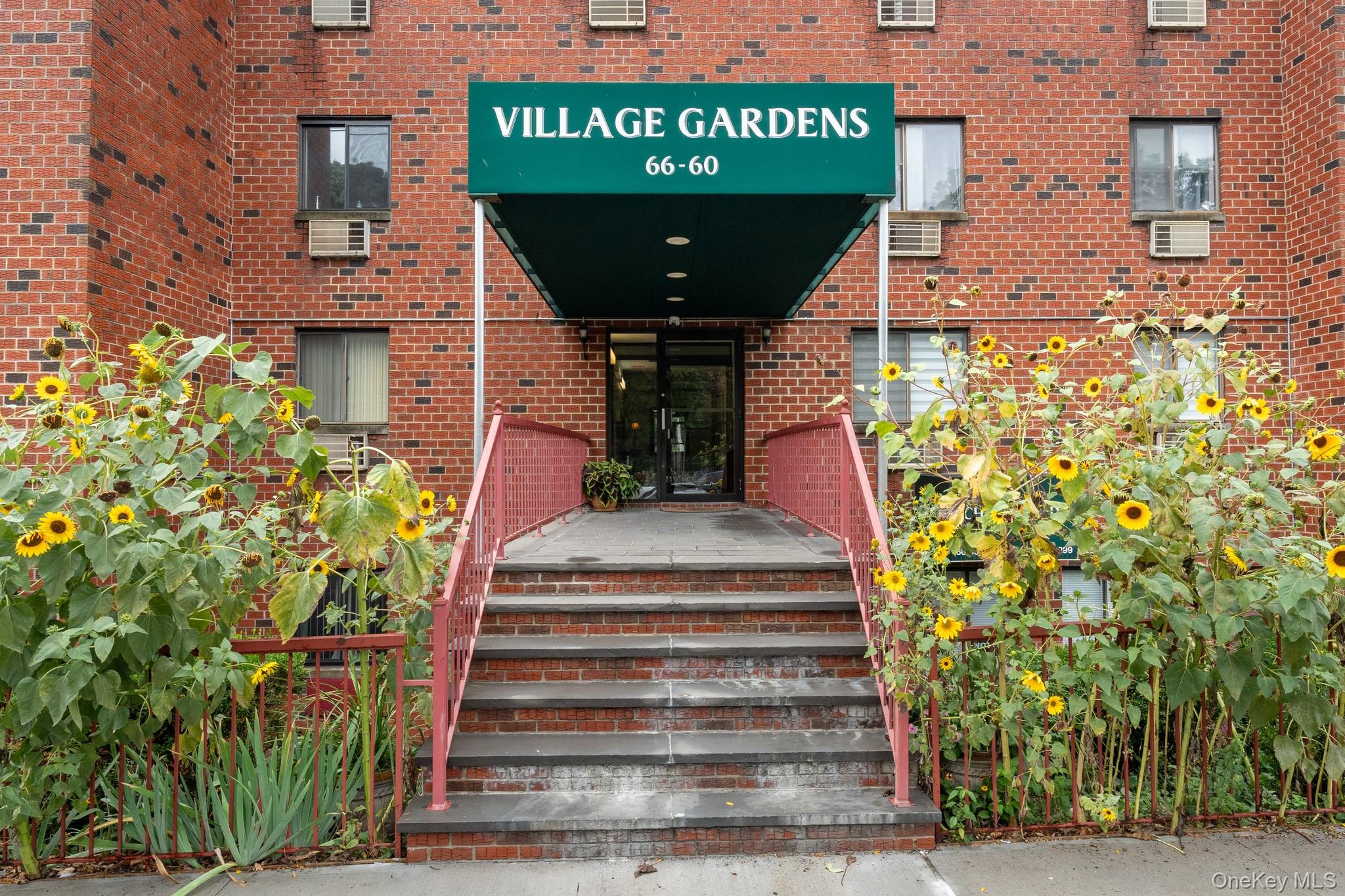 66-60 80th Street # #102, Middle Village, NY 11379