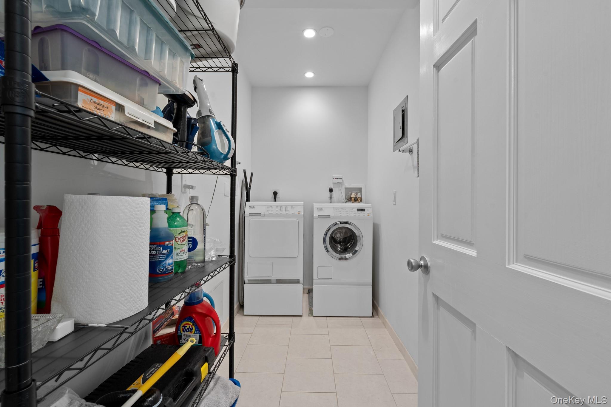 66-60 80th Street # #102, Middle Village, NY 11379