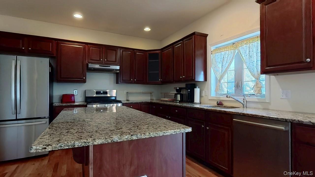 9 Prestwick Drive, Monroe, NY 10950