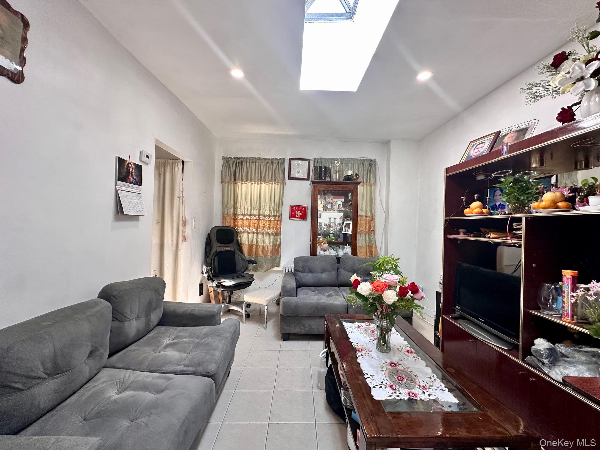 4134 39th Street, Long Island City, NY 11104