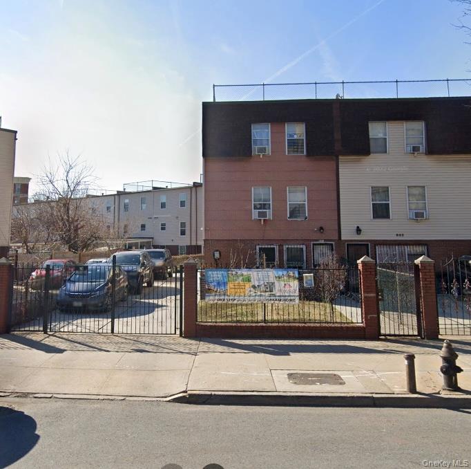 891 Tiffany St, Bronx, NY