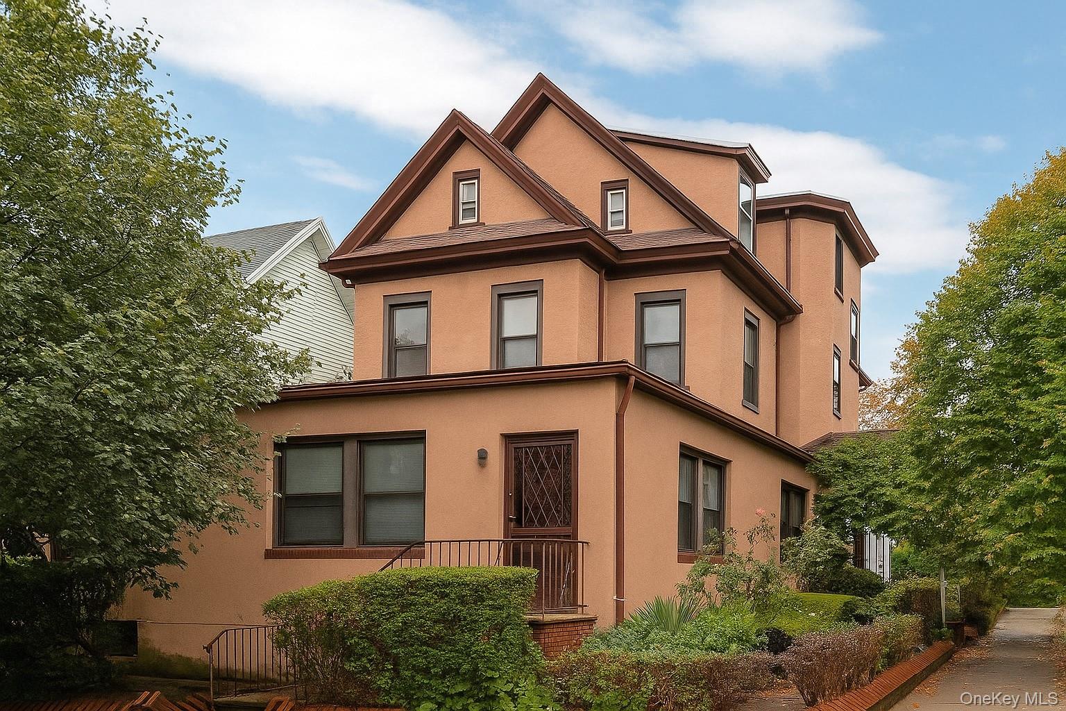 8502 96th Street, Woodhaven, NY 11421
