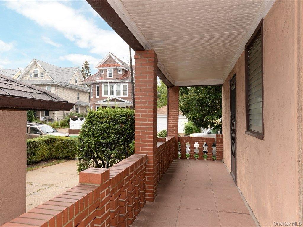 8502 96th Street, Woodhaven, NY 11421