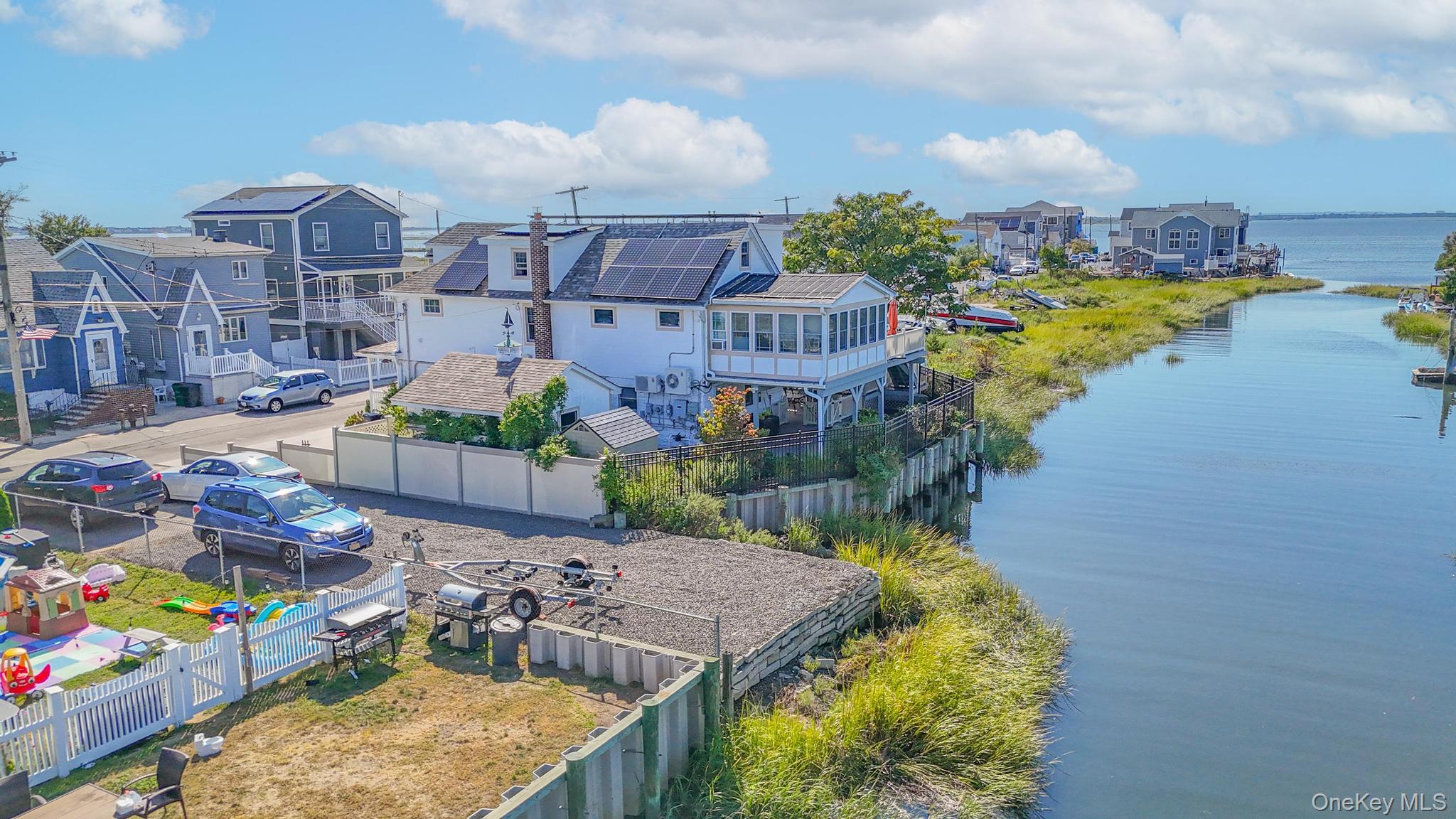 21 W 18th Road, Broad Channel, NY 11693