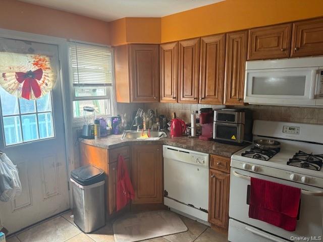 10 Downs Road, Hempstead, NY 11550