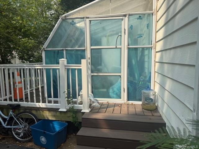 10 Downs Road, Hempstead, NY 11550