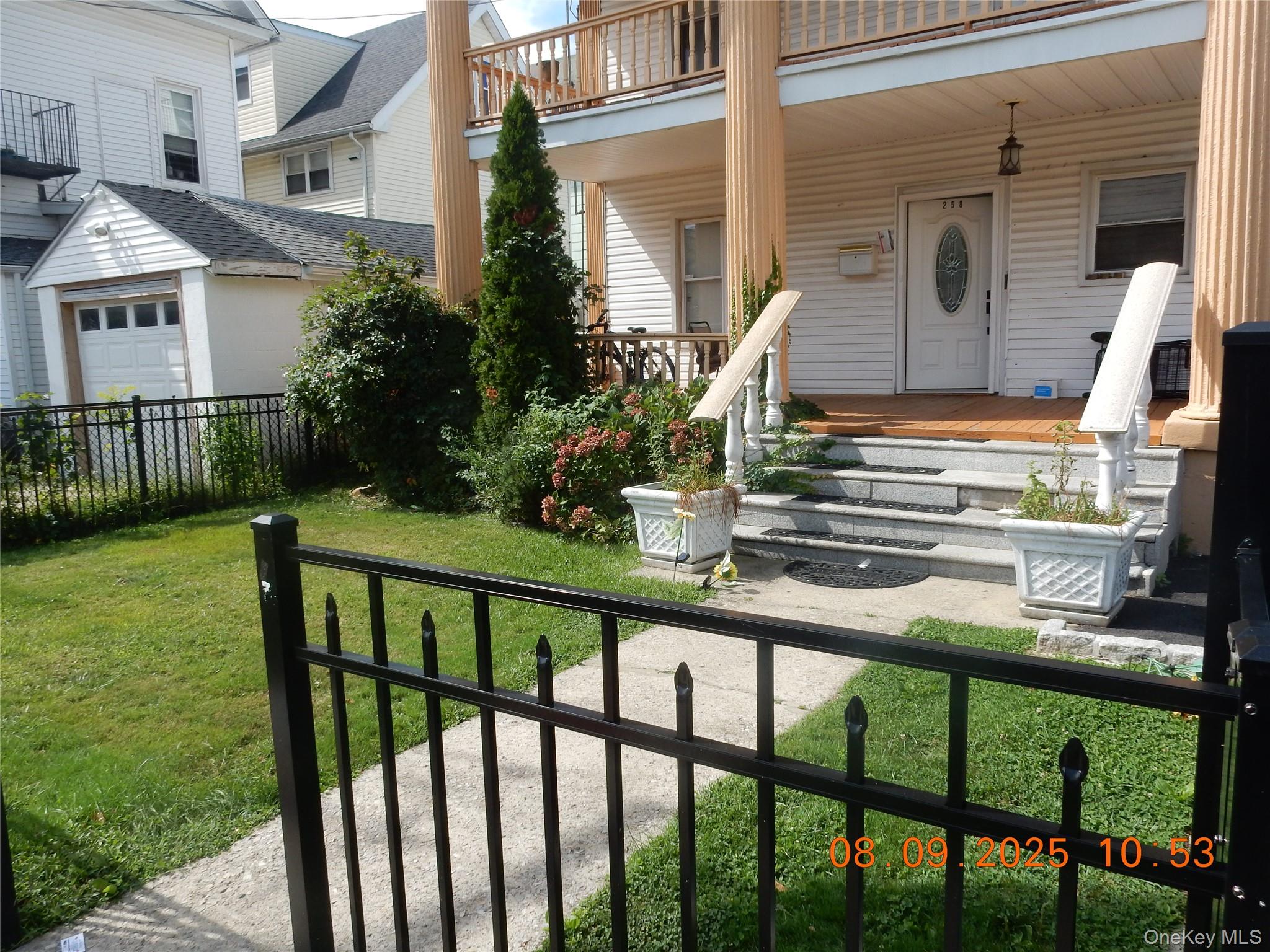 258 S 10th Avenue, Mount Vernon, NY 10550