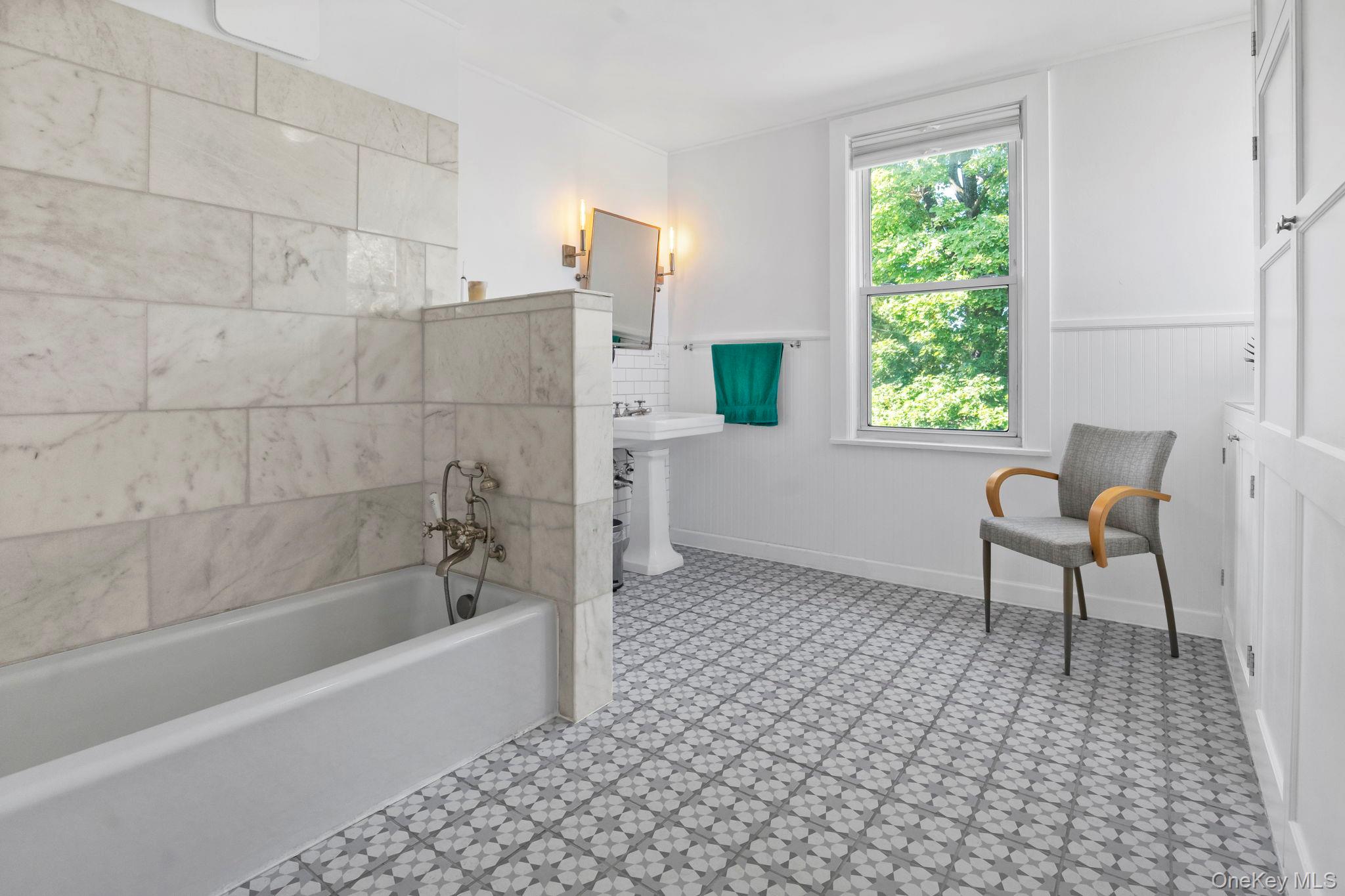 39 Bayley Avenue, Yonkers, NY 10705