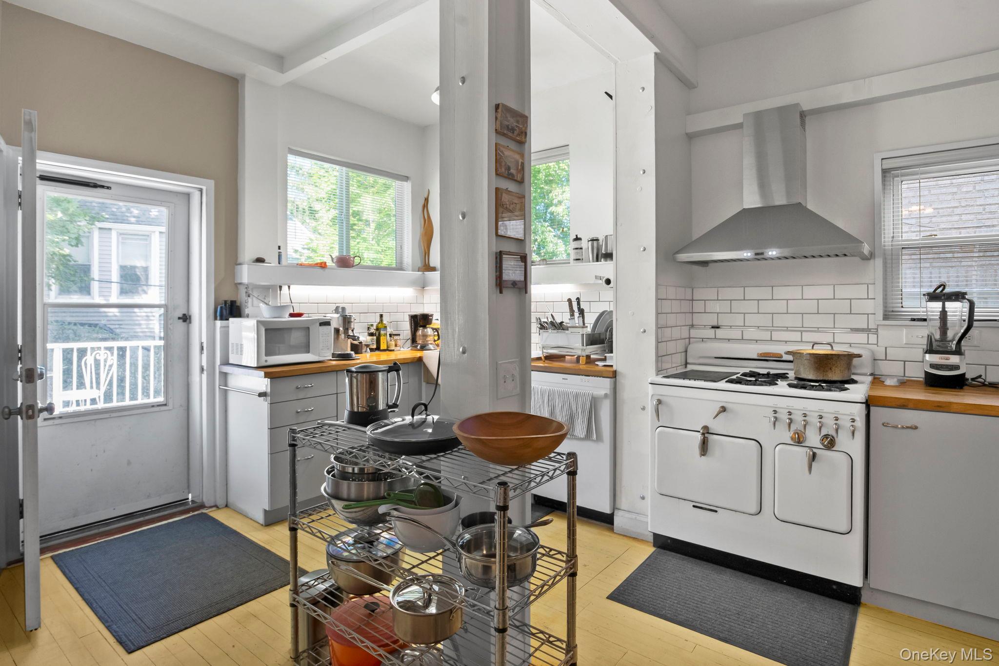 39 Bayley Avenue, Yonkers, NY 10705