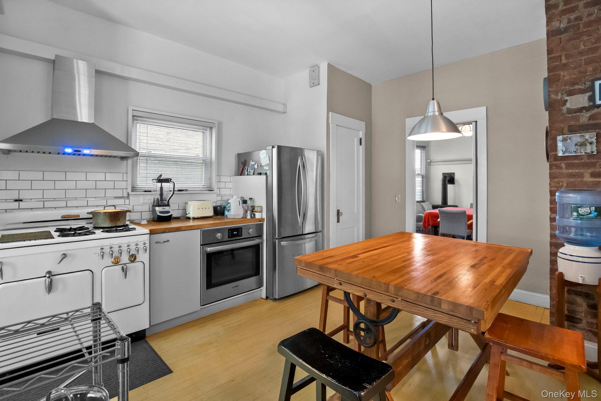 39 Bayley Avenue, Yonkers, NY 10705