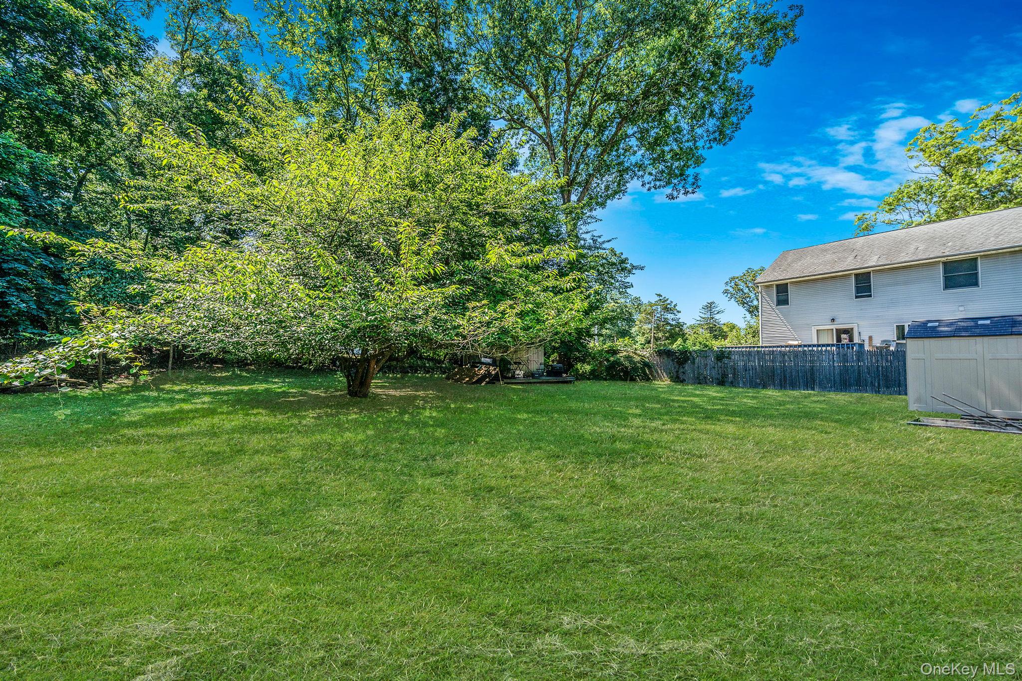 10 Community Road, Coram, NY 11727